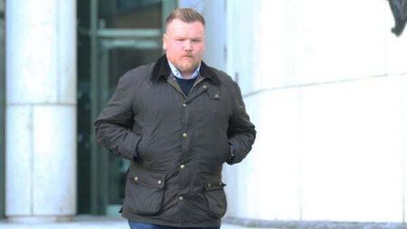 Man claims off-duty garda attacked him while he was taking selfies in Cafe en Seine