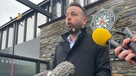 Eastwood hopes for deal to resurrect Stormont before Christmas