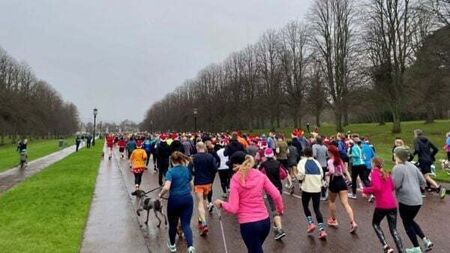 ‘There’s a real sense of community’: Hundreds join Christmas Day run in Belfast