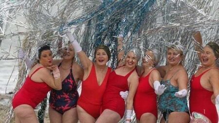 Hundreds attend charity cold water swim in Co Wicklow