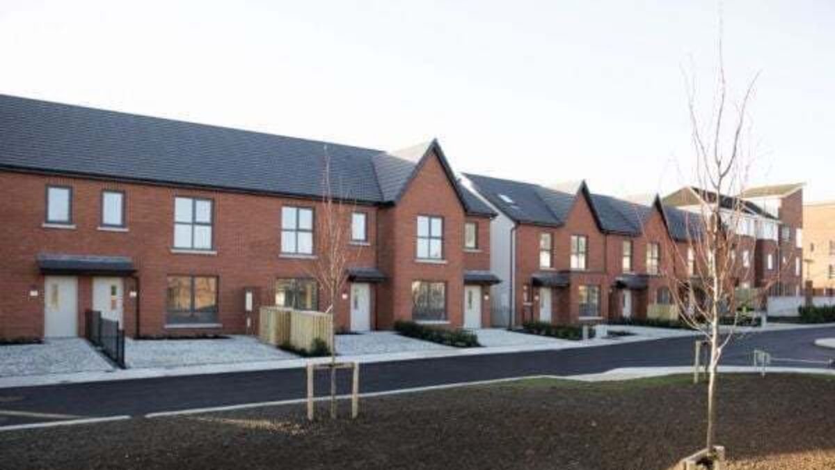 Coveney defends Ryanair's bulk purchase of homes for Dublin cabin crew