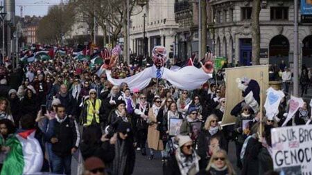 Tens of thousands take part in march for Palestine in Dublin