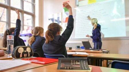 Survey shows rollout of school book scheme for secondary schools at risk