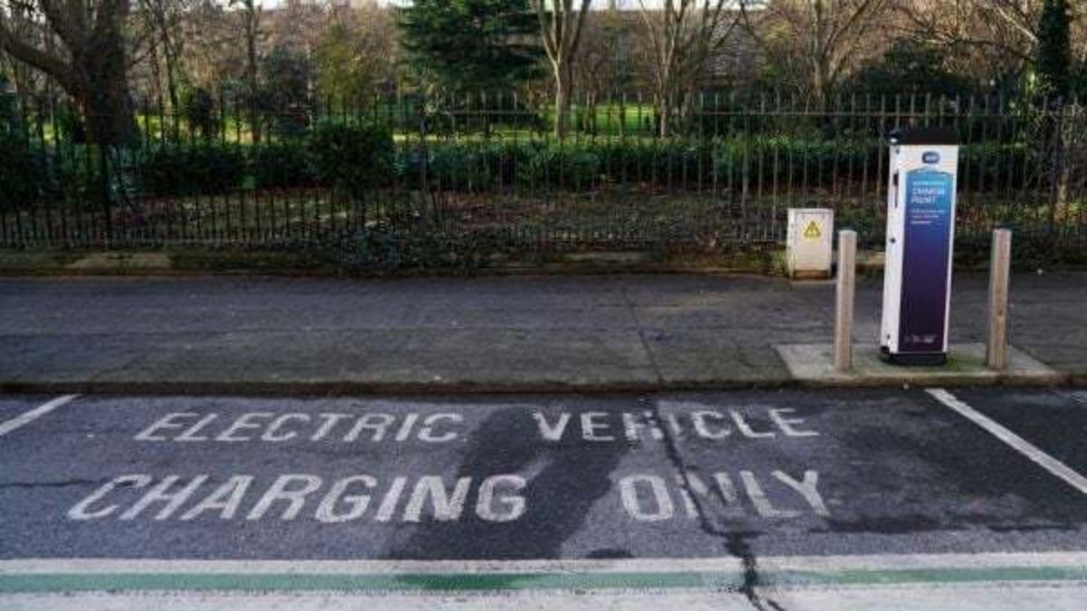 Electric car sales drop 14% despite 8% rise in overall new car market