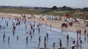 Warm weather set to continue into the weekend with highs of 22 degrees