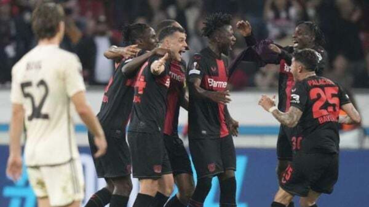 Leverkusen secure late draw to set unbeaten record and reach Europa League final