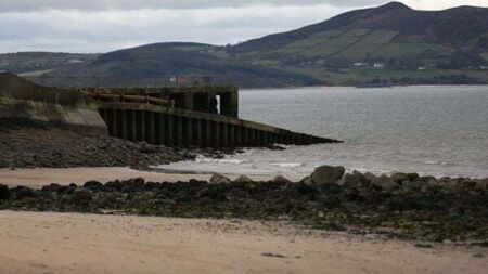 Man (80s) dies after car enters water at Buncrana pier