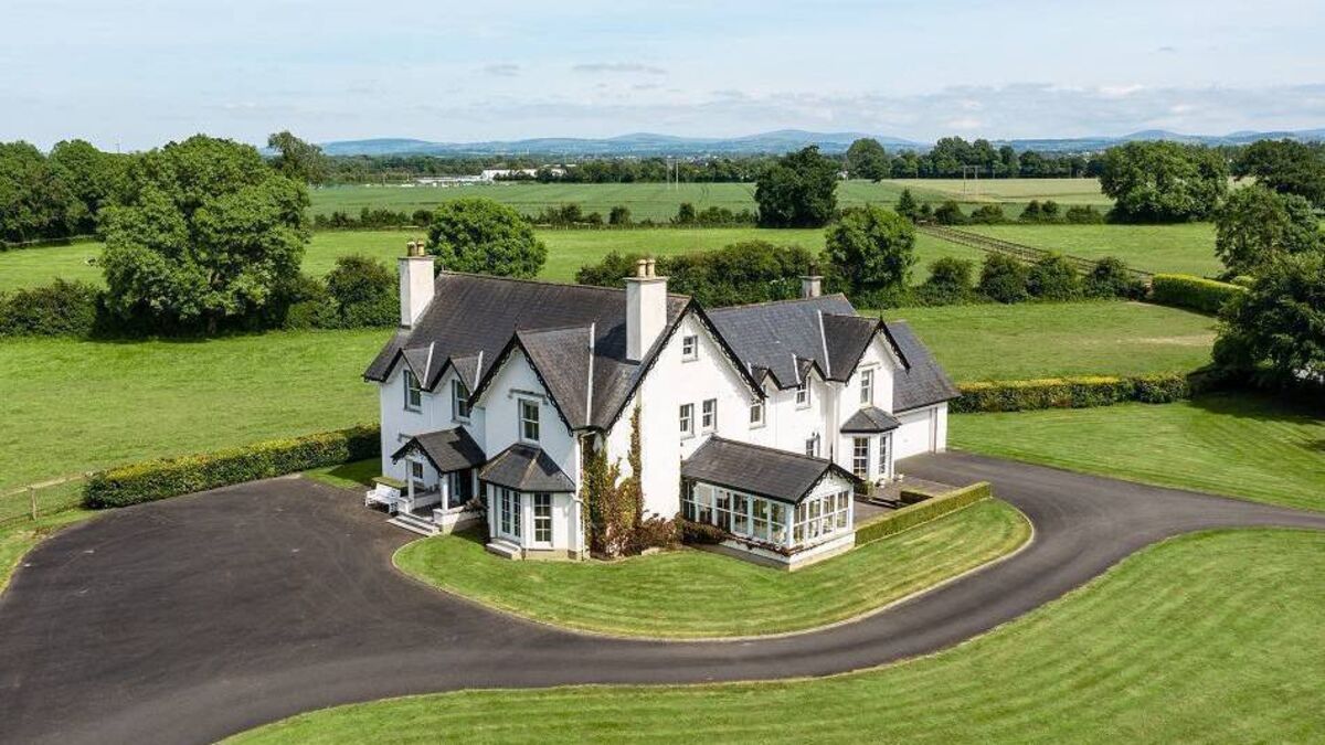 ‘Magnificent’ equestrian property with modern residence for sale