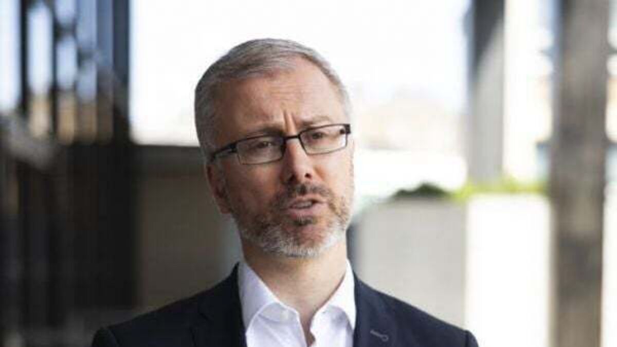 Asylum seekers to be housed in Coolock and Dundrum despite protests, O'Gorman says