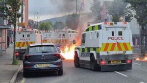 Business and cars set on fire as fresh violence breaks out in Belfast