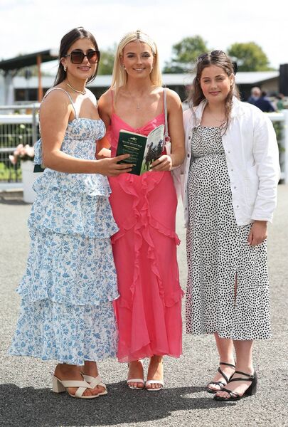  Hannah Slattery, Sadhbh McCraith and Lilly Jones