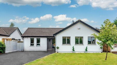 ‘Superb’ detached 4-bed bungalow in south Kildare