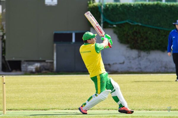  Junaid Khan hits a mighty six