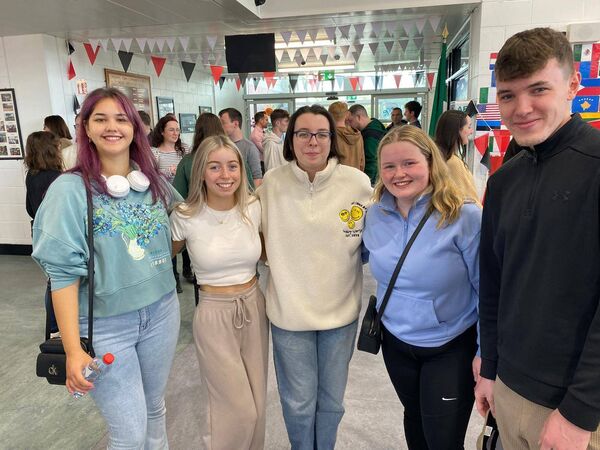 Blanka Maya, Chloe Mackin, Nicole Lee, Chloe Cotter and Barry Gibbons at the school on results day