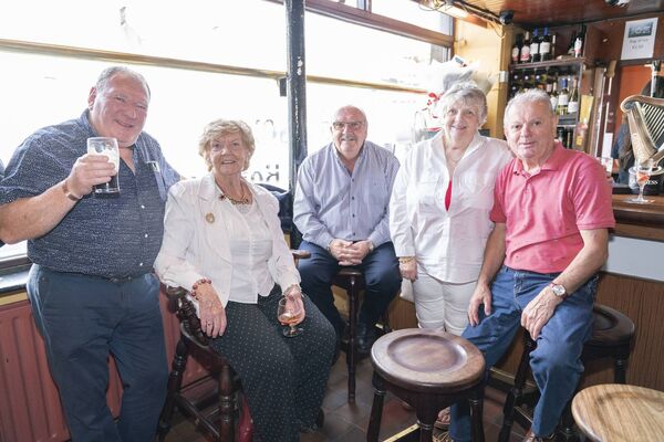 Tom King, Pauline and Mick Archbold, Josephine and Pe Owens