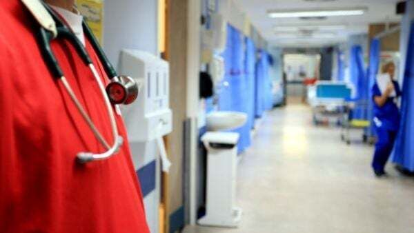 Hospital overcrowding: 494 patients waiting for beds