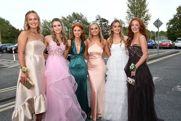The ladies of Newbridge College The ladies of Newbridge College