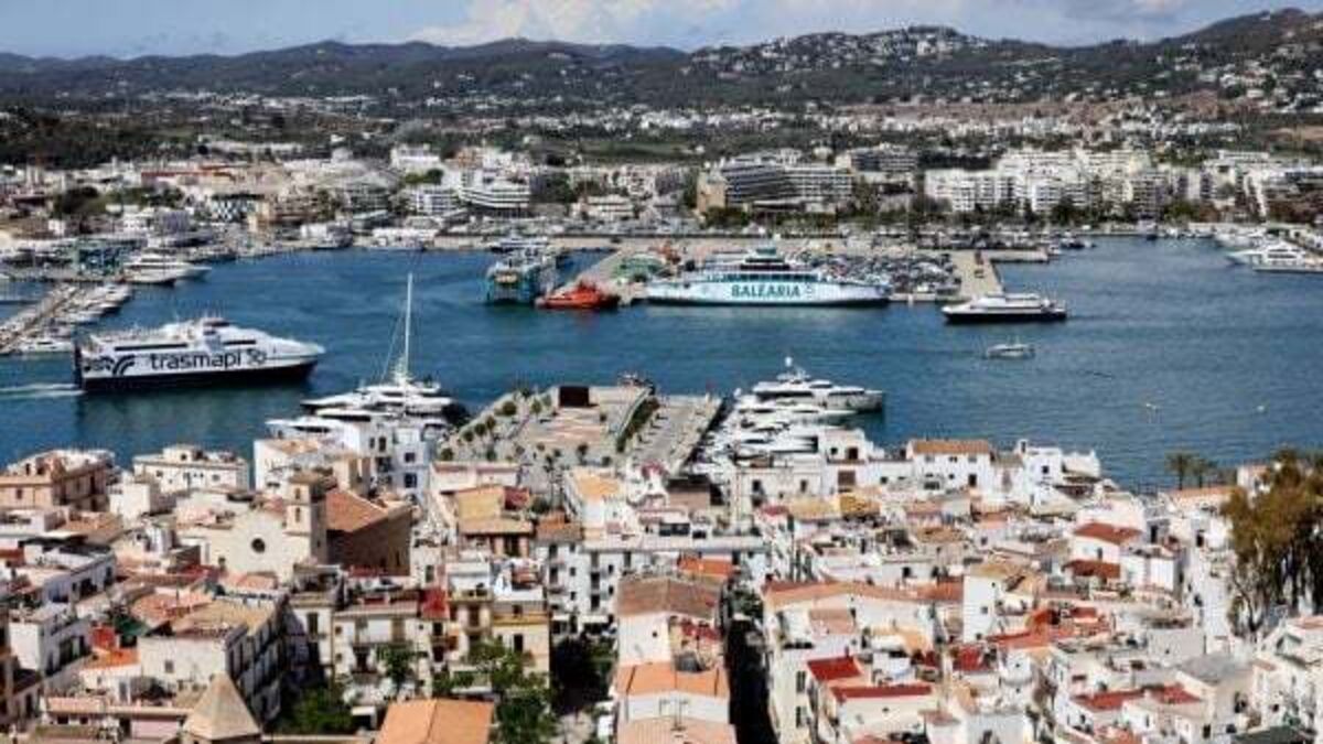 Irish woman seriously injured after dress catches fire at a wedding in Spain