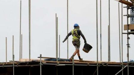 'Unacceptable' that cost of modular homes for Ukrainians doubled to €442,000 each