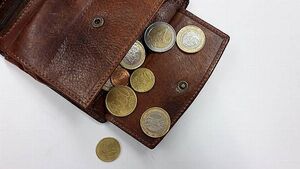 Nearly 50% parents give their children pocket money
