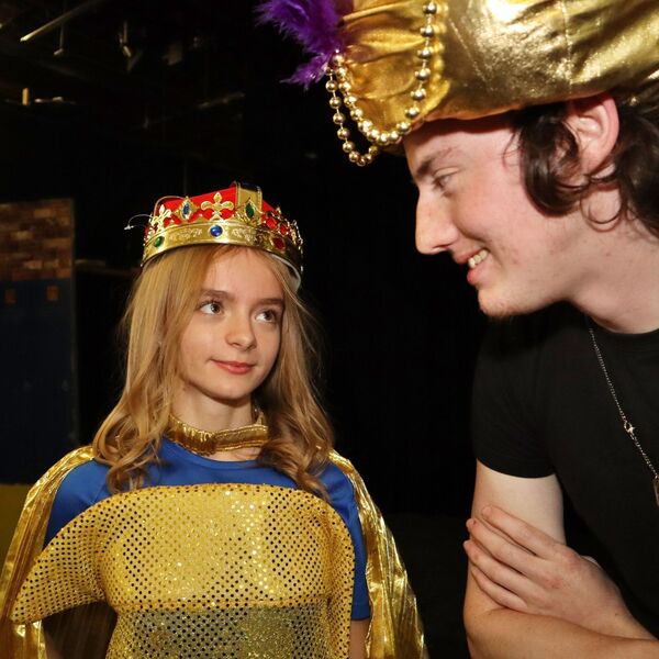 The Sultana played by Weronika Stepniak and the Sultan played by Tyler Quinn.