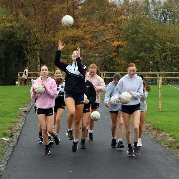 Full flight for these Kilcullen GAA women on the fundraising solothon