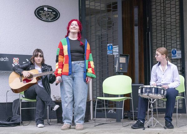 IF band entertained the crowds on the steps of the library IF band entertained the crowds on the steps of the library