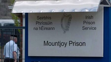 Murder accused was seen 'stamping' and 'kicking' fellow prisoner in head, jury hears