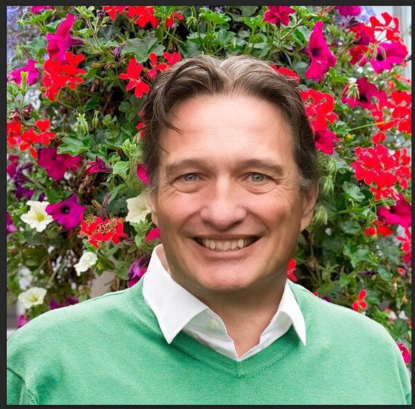 Vincent P Martin