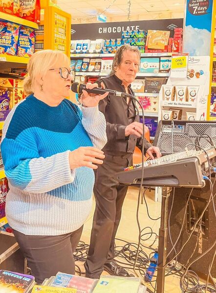 Singers Larry and Mary Kelly
