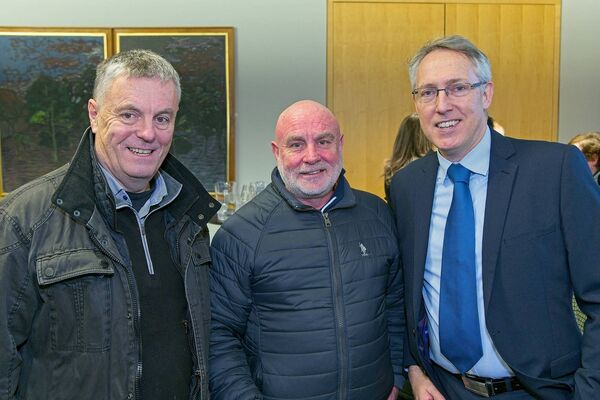 Lorcan Mac Gabhann, Mairtin Mac Cathmhaoil, and Cathaoirleach Cill Dara le Gaeilge, Daithí de Faoite.