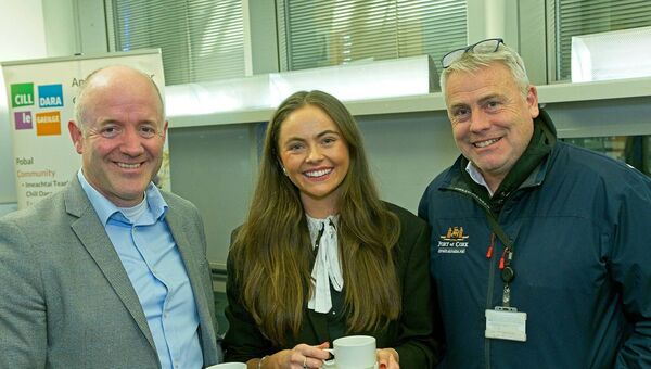 Cathal Ó Béarra, Kate Ní Dhubhlaoigh, Cllr. Brian Ó Dubhlaoigh.
