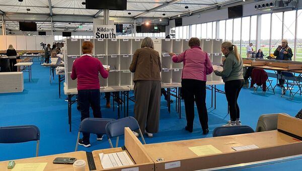 Count staff working away