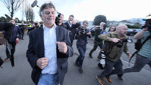 Gerard Hutch’s Dail bid ends with him running away from pandemonium at count centre Gerard Hutch’s Dail bid ends with him running away from pandemonium at count centre