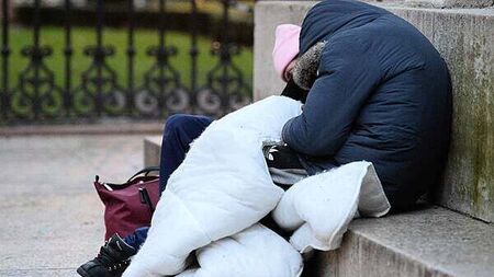 Public urged to alert people sleeping rough to homeless charities ahead of temperature drop