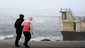Met Éireann issues weather warnings during weekend before Christmas
