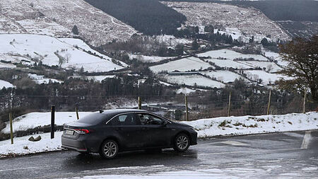 Chance of snow before Christmas as strong winds cause travel disruption