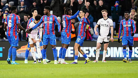 Early Eberechi Eze strike sends Crystal Palace through to round three
