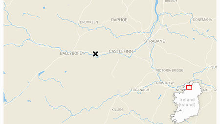 Gardaí hunt for lorry driver after smash with ESB pole plunges Donegal village into darkness