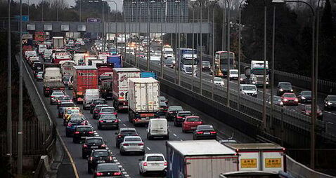 Traffic chaos on major motorway after five-car pile up