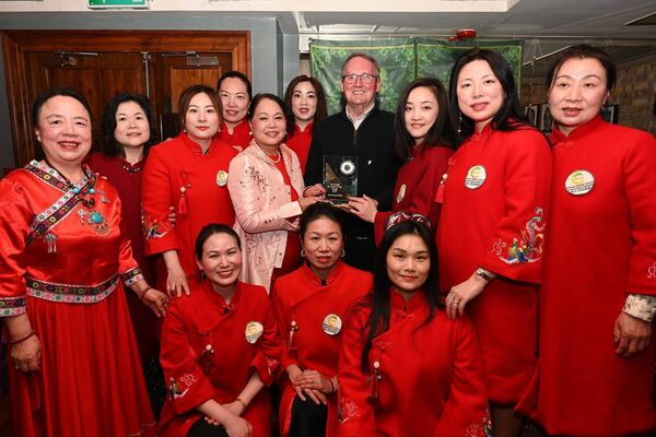 Most entertaining group Kildare Chinese Cultural association presented by cllr Noel Heavey 