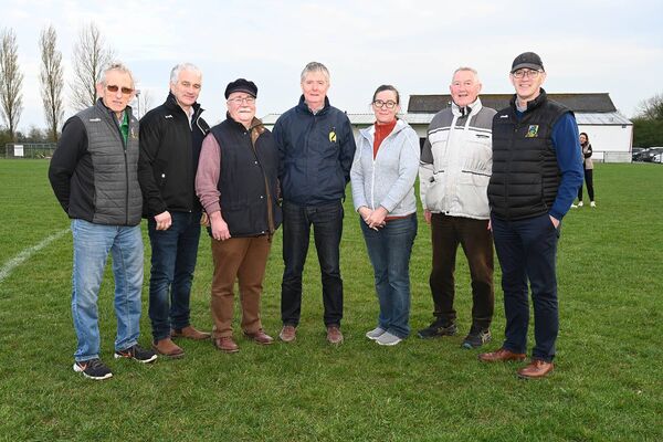 Seamus Deering, Jimmy Merrins, Pat Kelly, Yvonne Heffernan, Paddy Conway and Syl Merrins (Nurney GAA Committee) along with Cheltenham Festival winning trainer Barry Connell