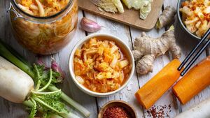 Living Greener: The simple way to make your own kimchi