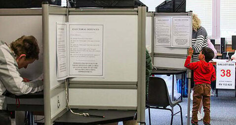 Hundreds of thousands of inaccurate entries on electoral register, report finds