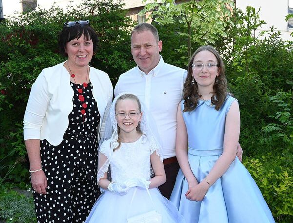 Eimear Kelly and family 