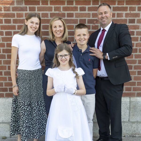 Saoirse Owens and family