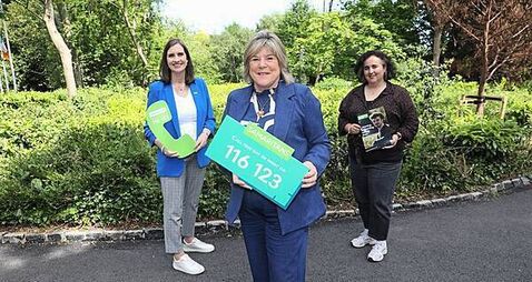 Samaritans volunteers answer 50 calls an hour, research shows