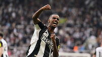 Newcastle boss Eddie Howe hopes ‘electric’ Alexander Isak is fit to face Everton