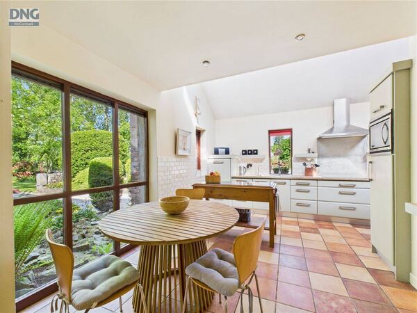 Eating and kitchen area