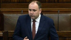 Crowe apologises over ‘off the cuff’ remarks about British Army in Ireland